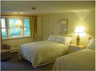 Capewind Waterfront Resort Falmouth Chambre photo