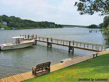 Capewind Waterfront Resort Falmouth Extérieur photo